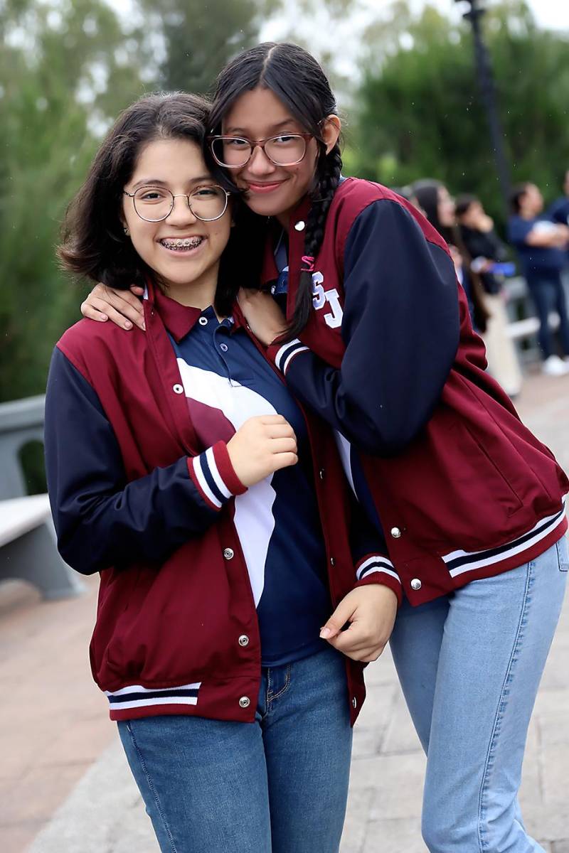 Alexa Suyen y Vella Carias 