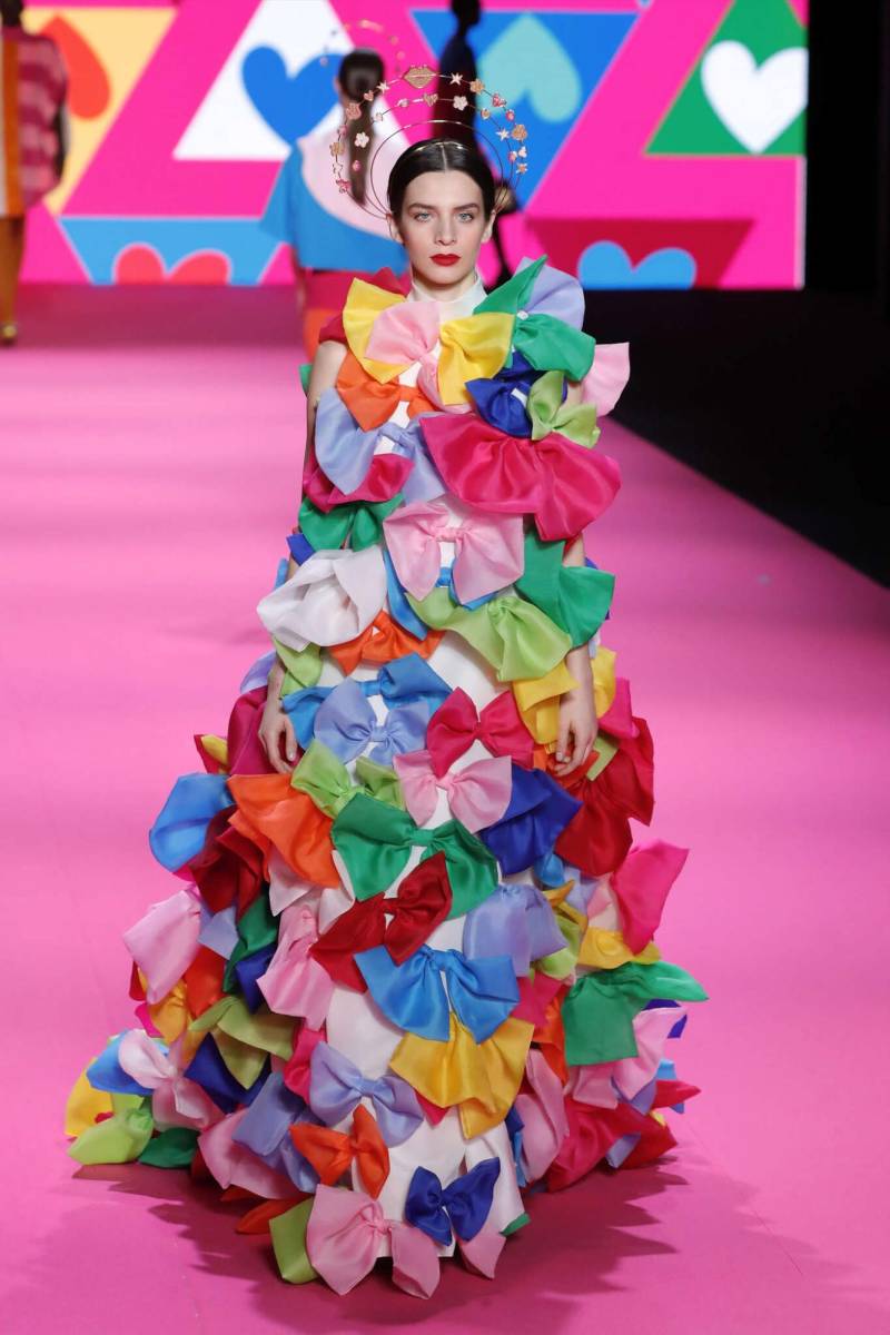 Los lunares protagonista de la colección de Agatha Ruiz de la Prada