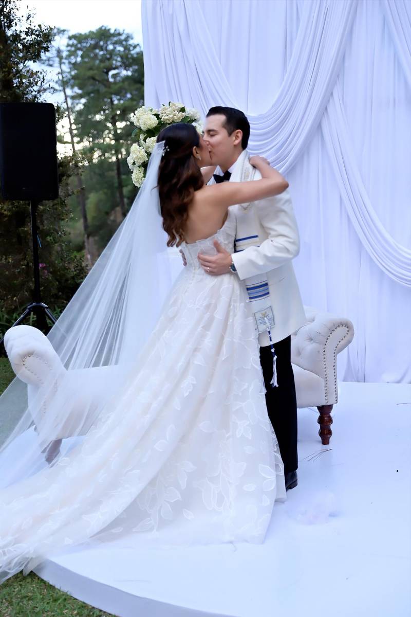 La boda de Paola Perdomo y Denis Cano