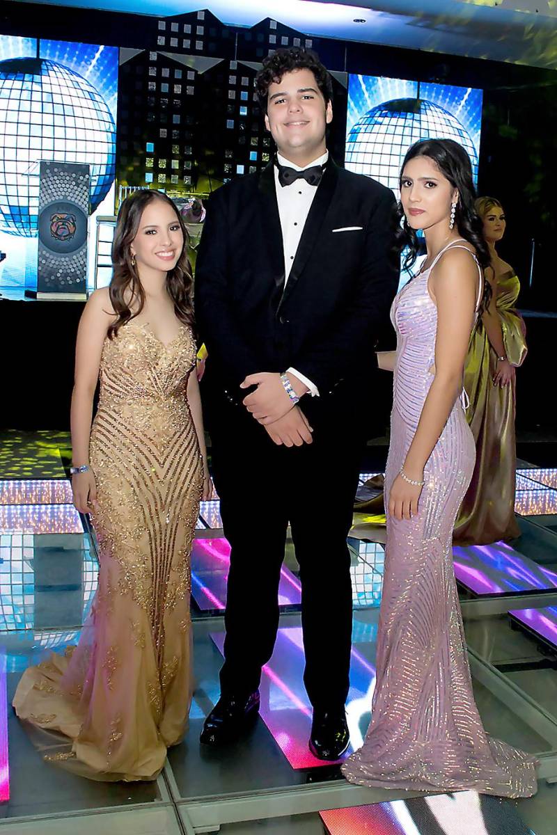 Nathalie Morales, Italo Camiciottoli y Alejandra Ramírez.