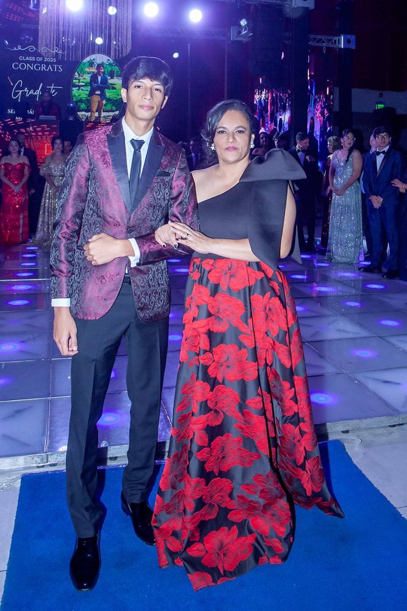 Ryan Haylock con su madre Marisol Ordóñez.