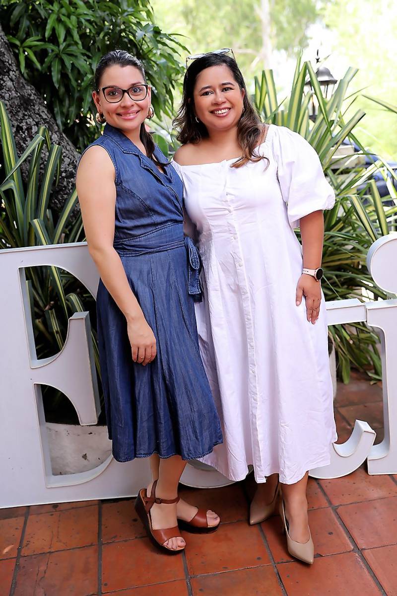 Ana María Moya y Rixi Estrada.