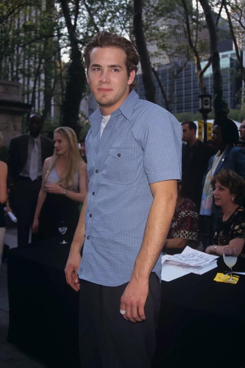 Ryan Reynolds en el estreno de Two Guys, a Girl and a Pizza Place, 1998.