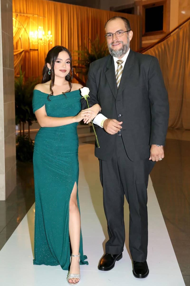 Sophia Díaz y su padre Rafael Diaz. 