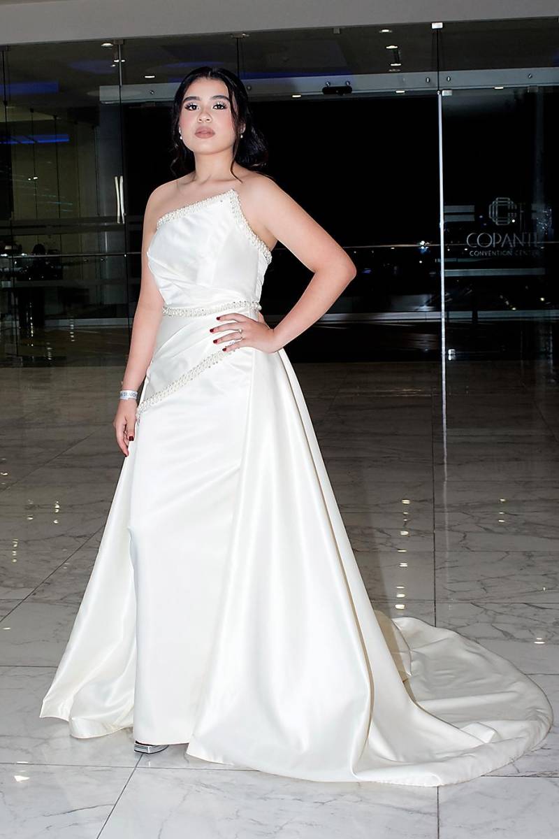 Allison López.