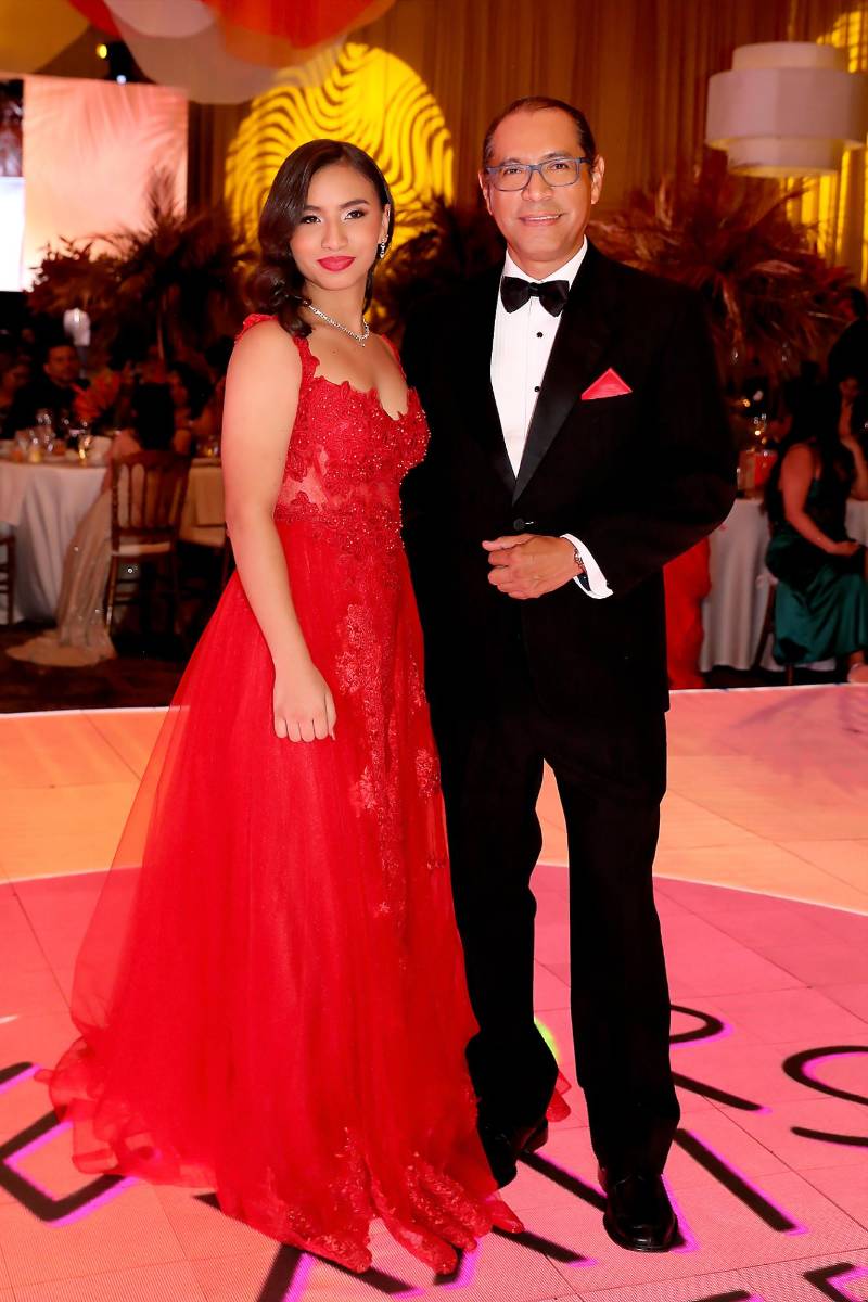 Kaori Lopez y su padre Francisco López. 