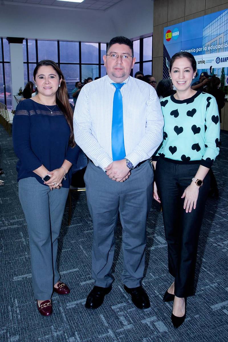 Heidy Valdez, Ricardo Ewens, Pamela Pineda.