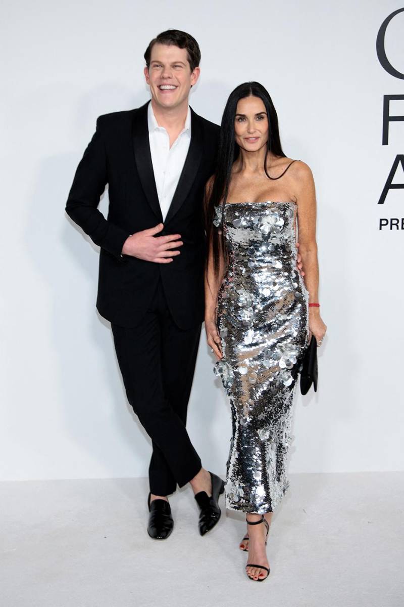  Wes Gordon y Demi Moore