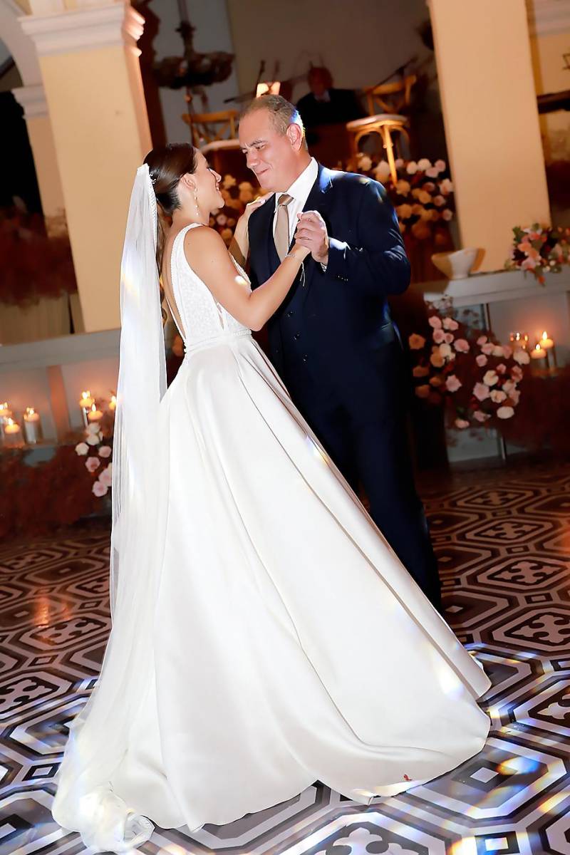 “ I love her first” fue la canción que bailo la novia con su padre