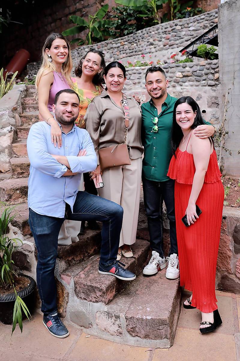 Rodrigo F. Clare, Sofía Clare y su hija Sofía, María Teresa Figueroa, Augusto F. Clare y María José Venegas.