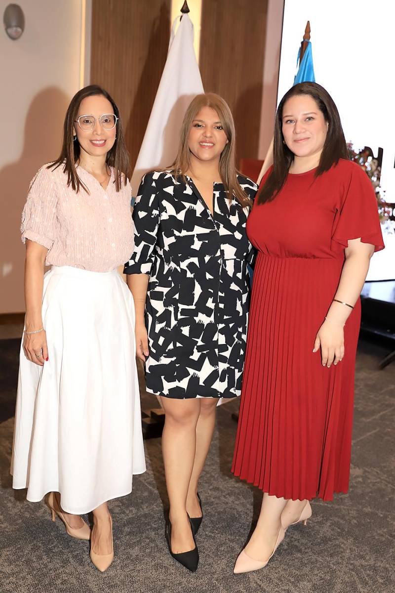 Sandra Martínez, Andrea Reyes y Andrea Narváez.