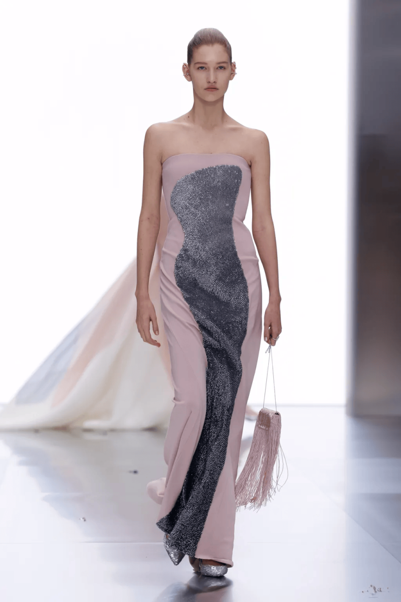 Vestidos con siluetas. 