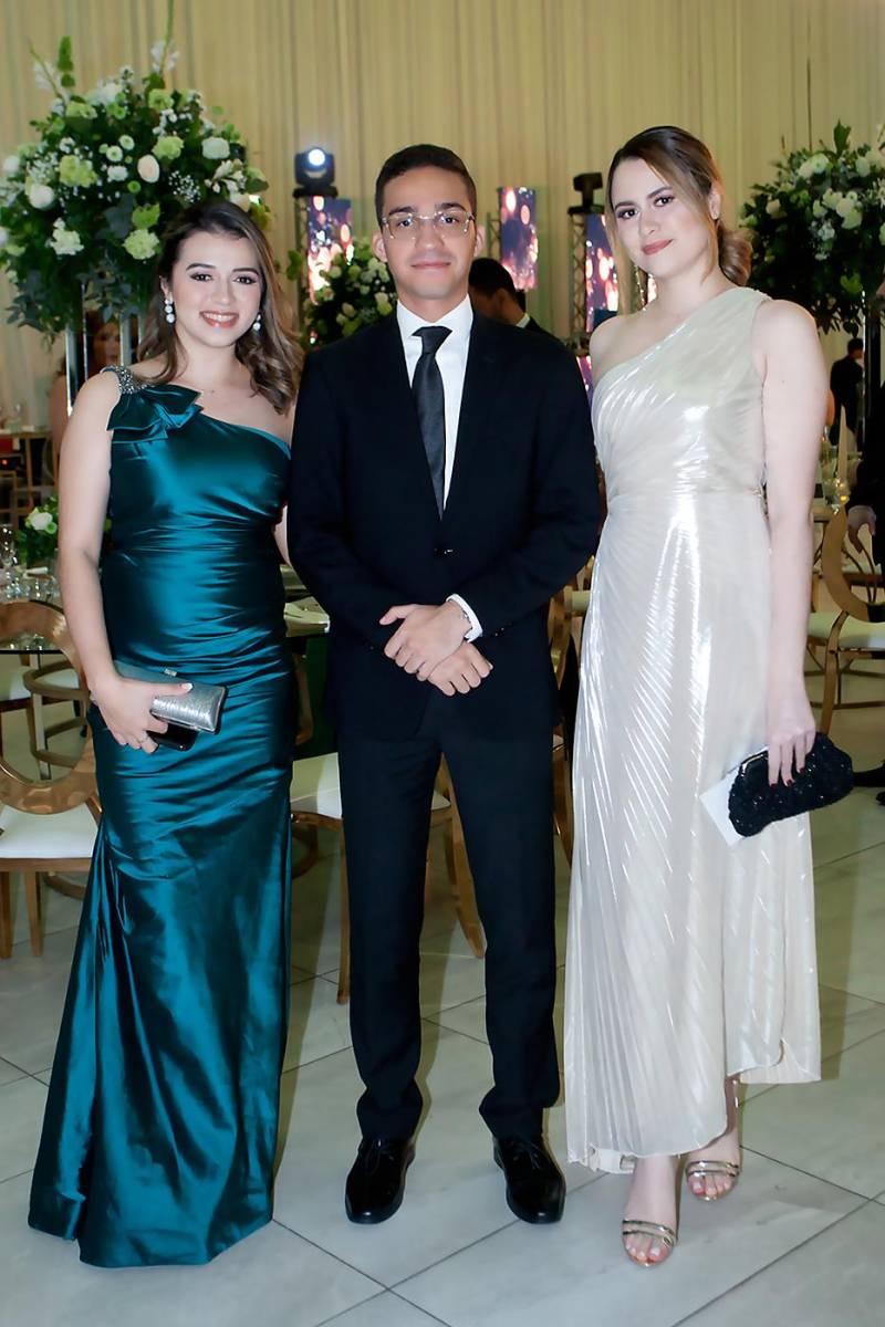 Marian Gómez, Andrés Borjas y Diana Gómez.