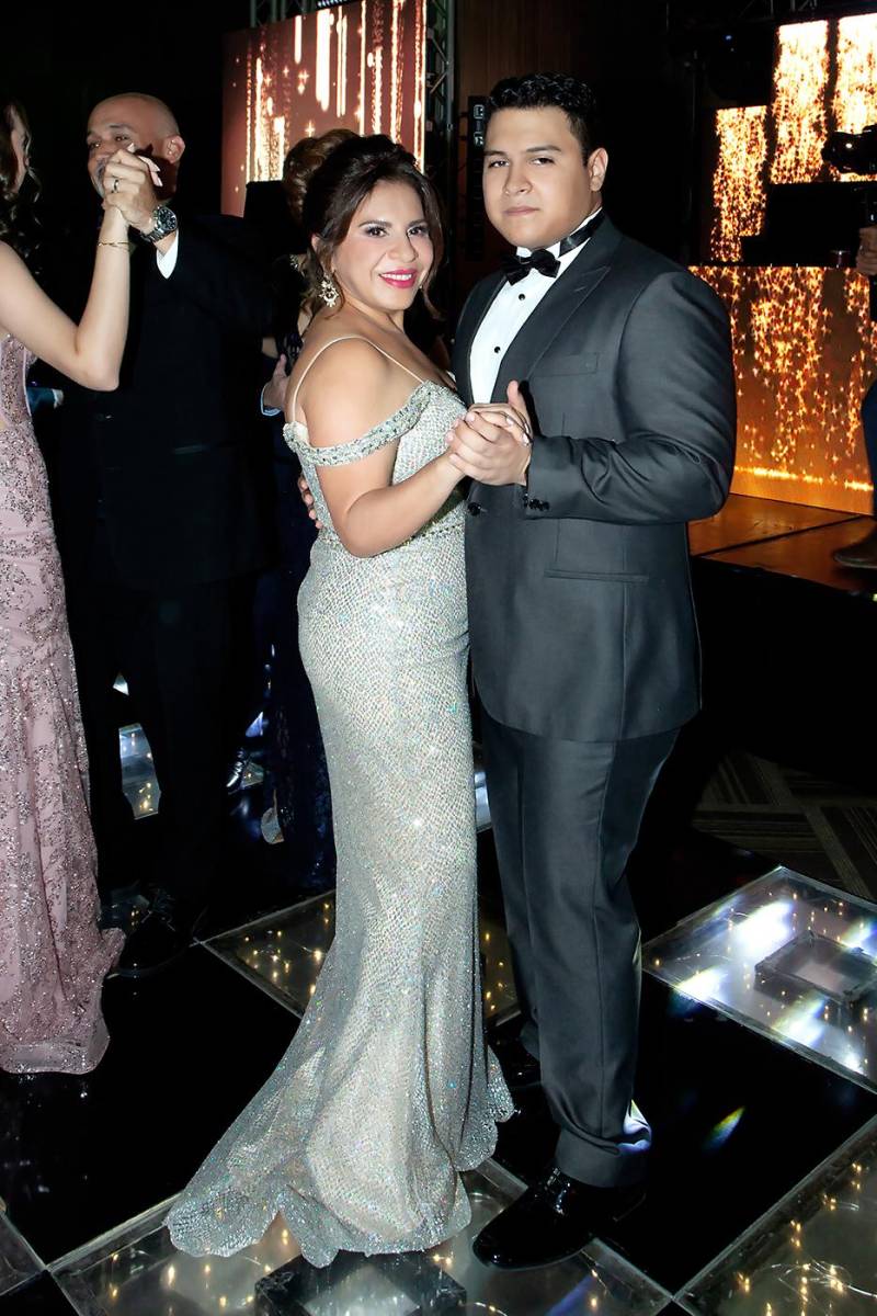 Daisy Zavala y su hijo Jared López.