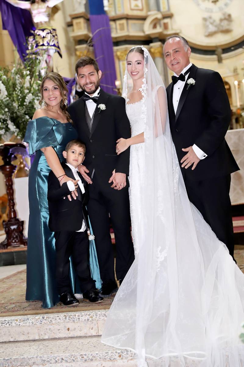 Boda eclesiástica de Victoria Villeda y Giampiero Infantozzi
