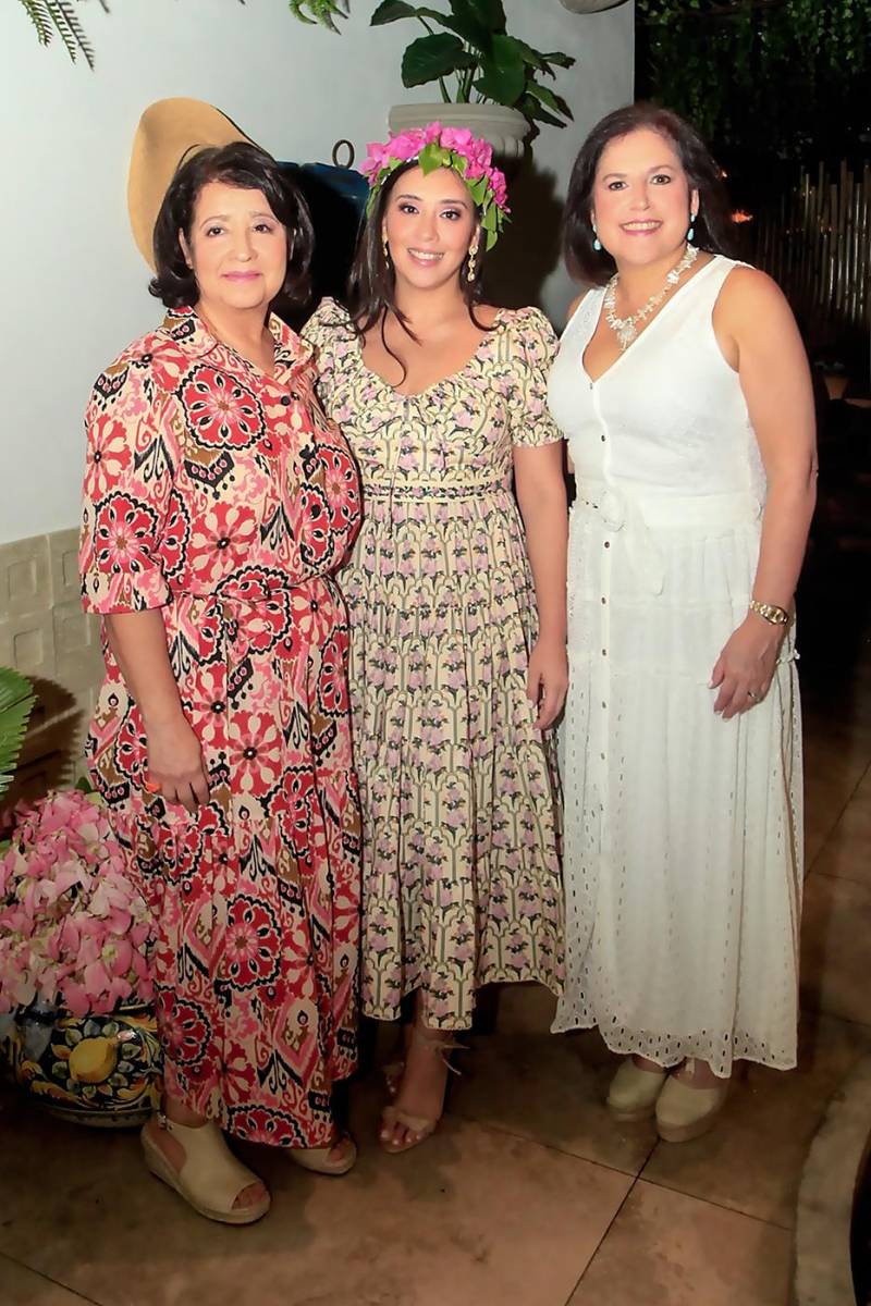 Velia Ocampo, Giselle Ferez y Ana Clemencia Bueso de Ferez