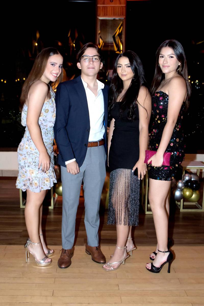 Lizza María Handal, Emilio Castellanos, Mónica Carranza, y Sofía Flores.