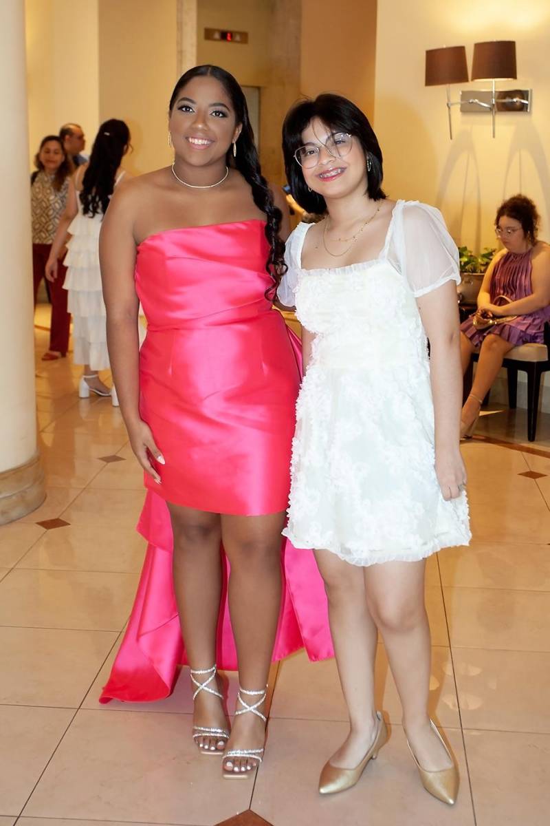 Mia Grant y Marlen Vásquez.