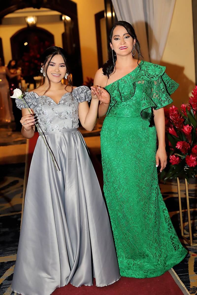 Aimee Flores y Patricia Ordónez 
