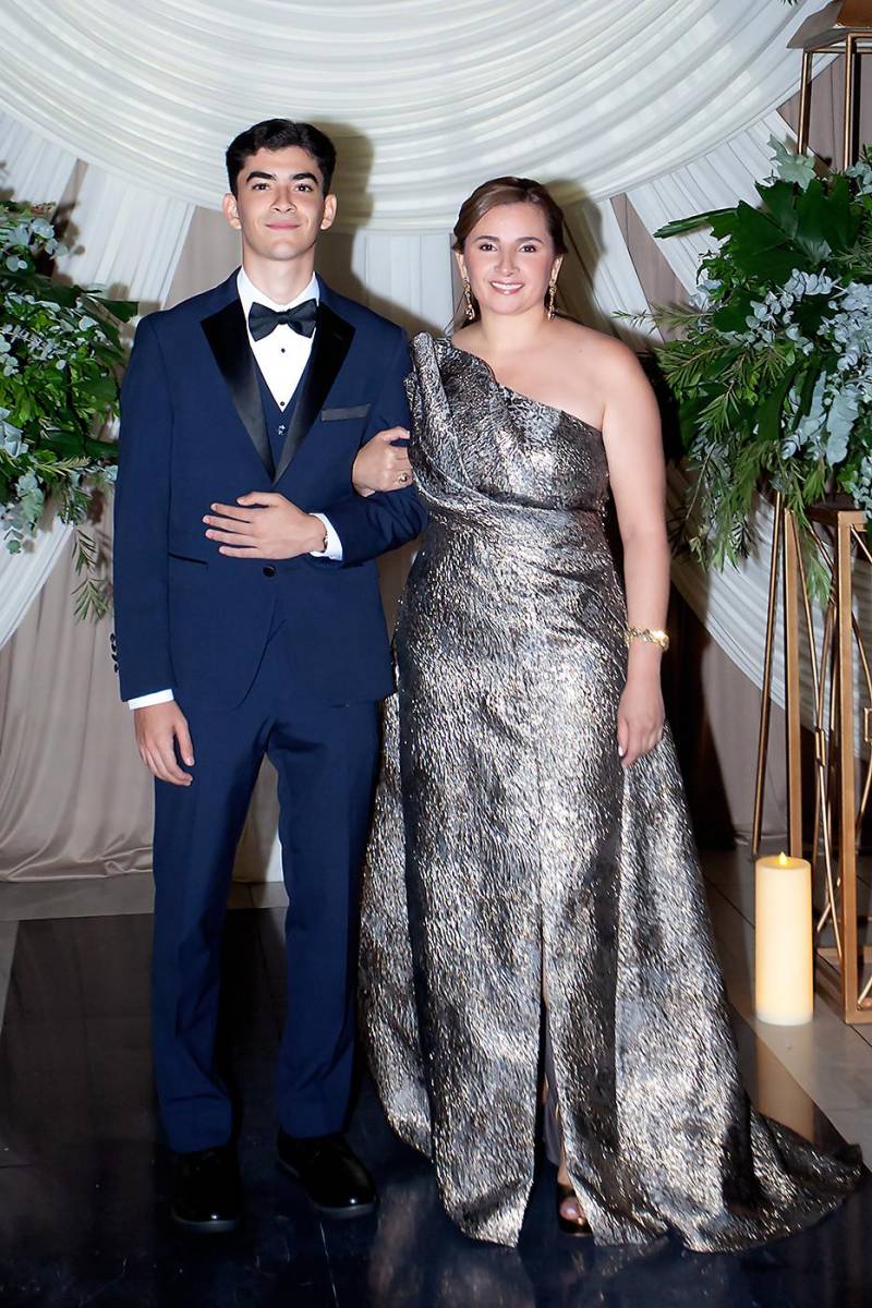 Jorge Eduardo García Hernández con su madre Isela Hernández