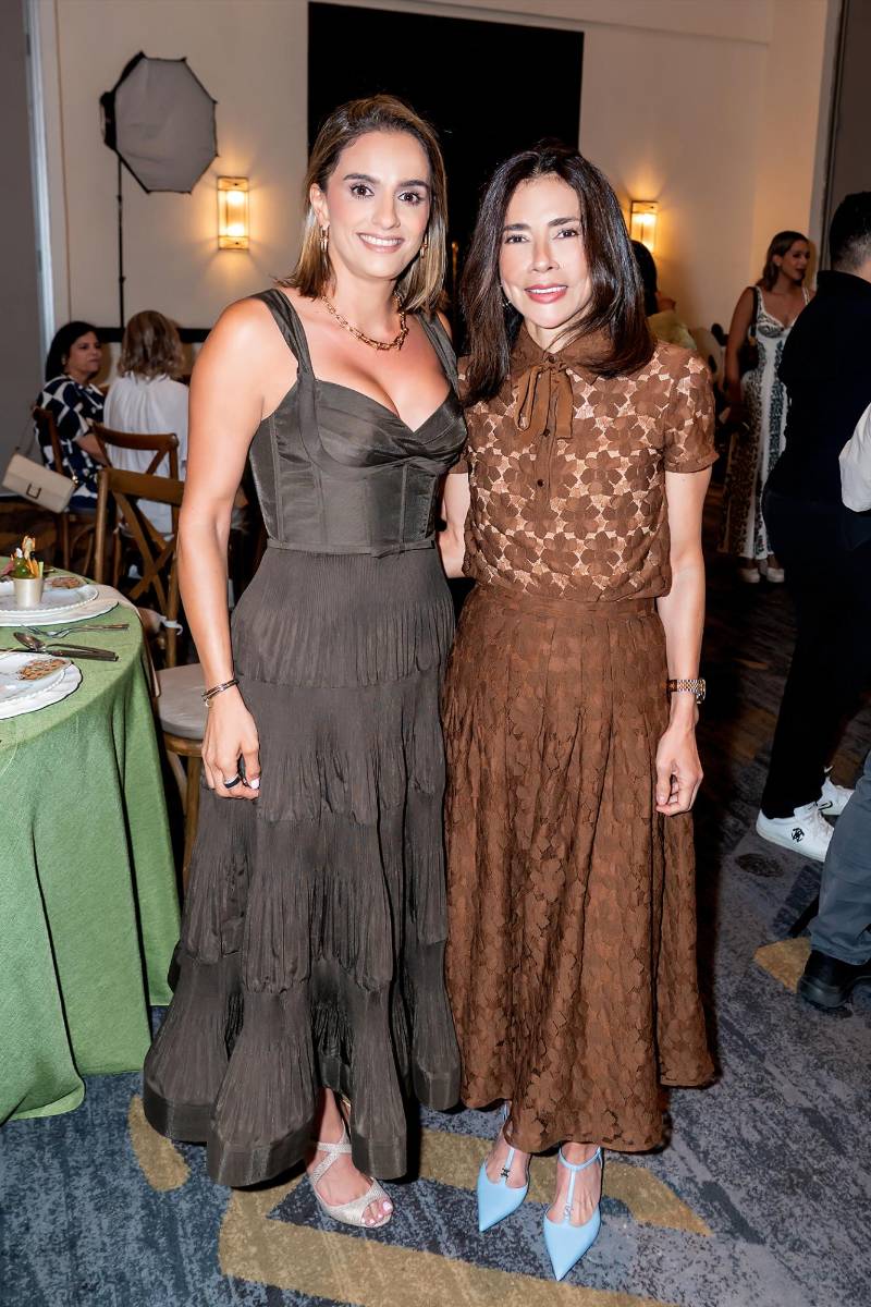Mónica de Gabrie y Leticia de Gabrie. 