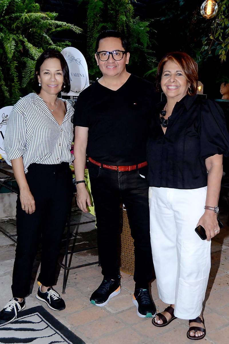 Melissa Callejas, Miguel Chong y Maribel Flores