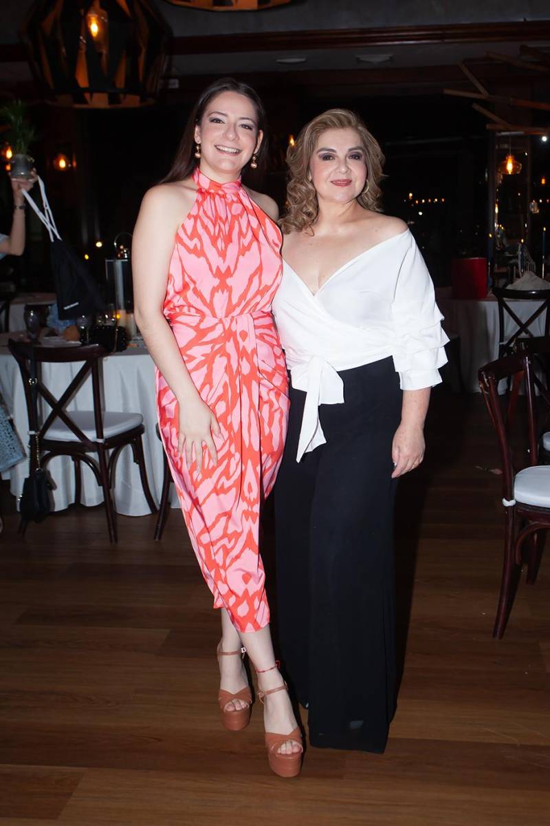 Heydi Handal y Melba Mejía.