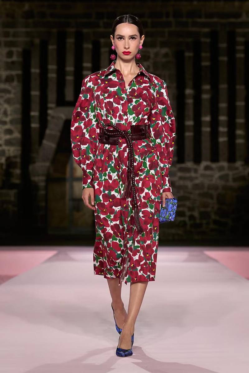 Carolina Herrera presenta su colección Resort 2025 en México