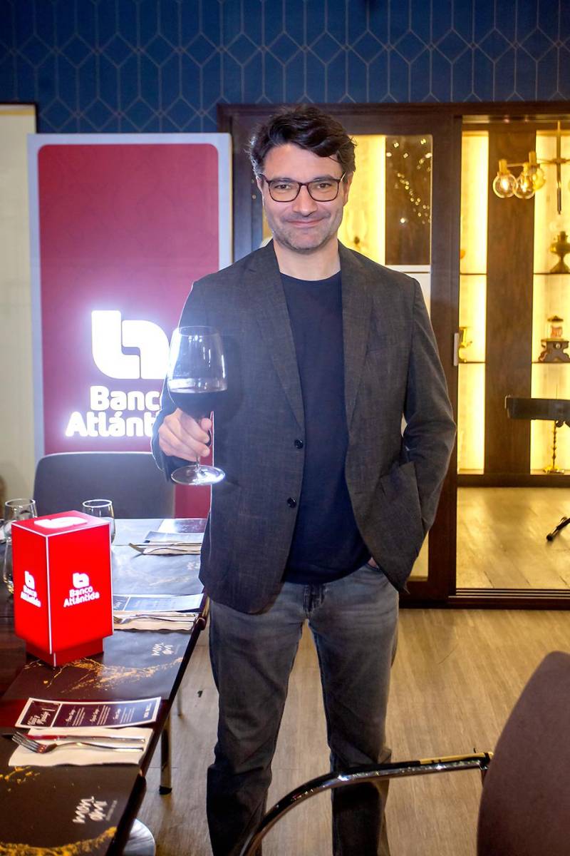 El sommelier Bojan Tosic, originario de Serbia.