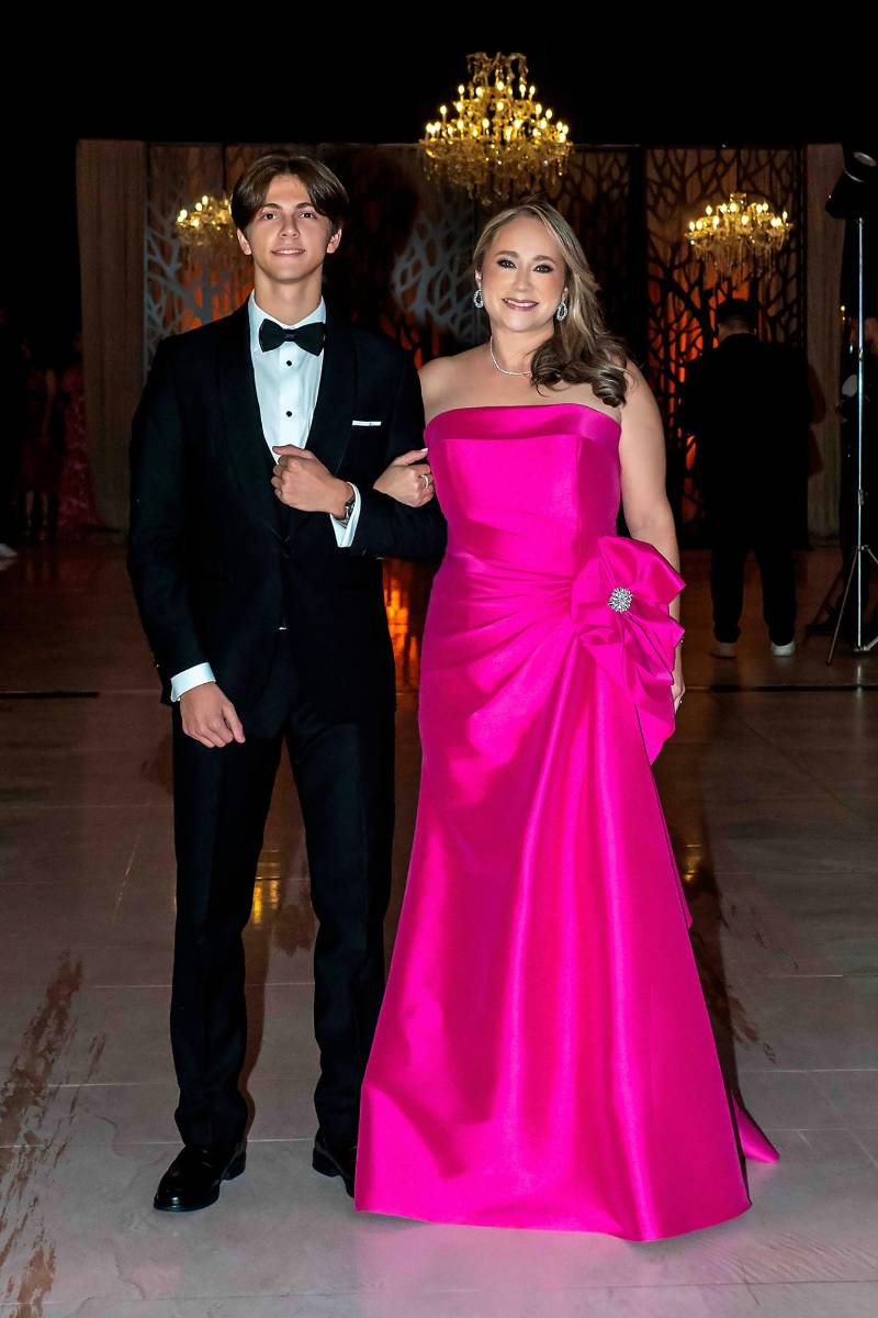 Desfile padres e hijos de la prom 2026 de la Escuela Santa María del Valle