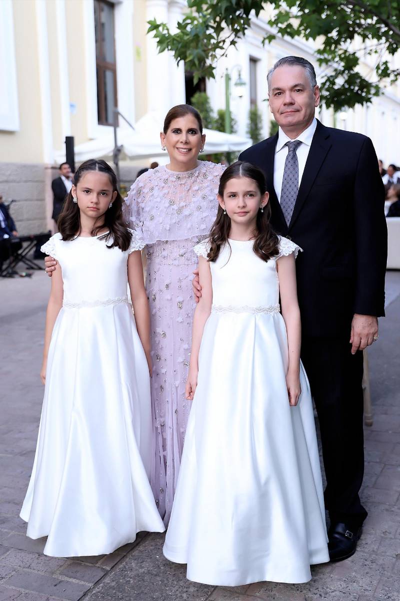 Así fue la boda eclesiástica de Ivana Lagos y Jacobo Waincier Canahuati