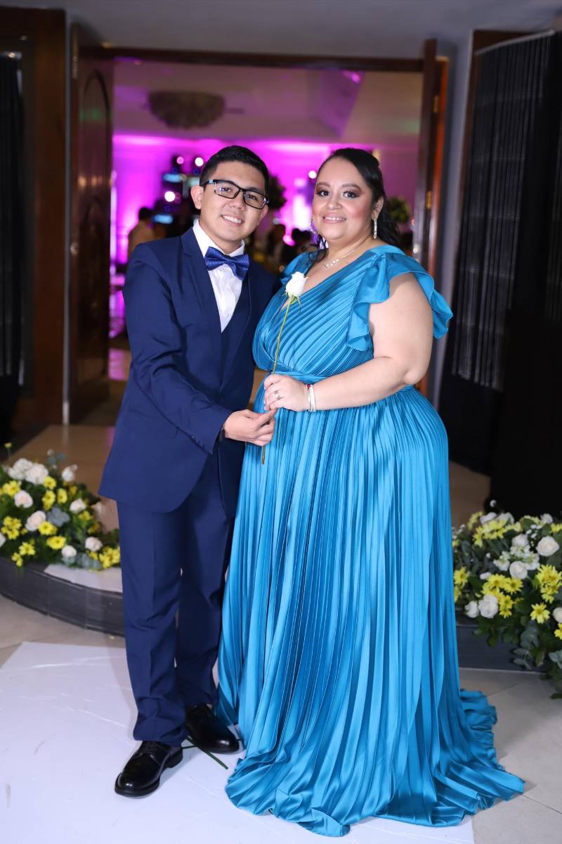 Desfile padres e hijos de la prom 2025 del Instituto San Miguel