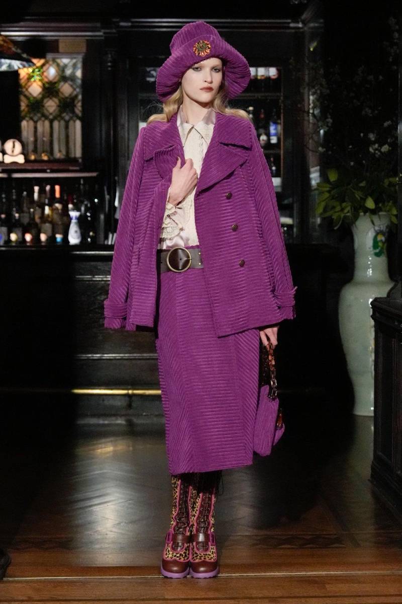 Fantasía y glamour en la colección de Anna Sui