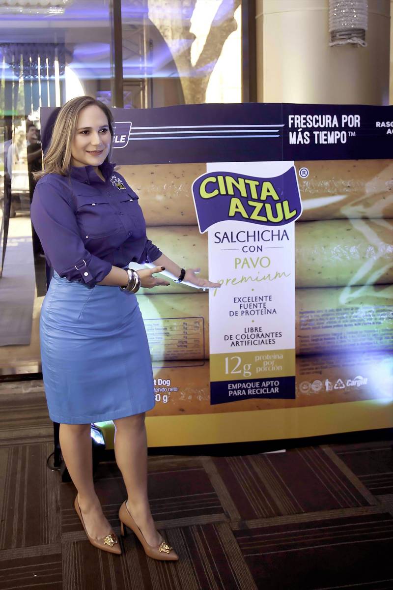 Asi fue el lanzamiento de Cinta Azul un nuevo producto premium