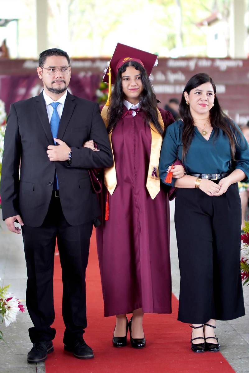 Graduación de los seniors 2026 de Mayan School
