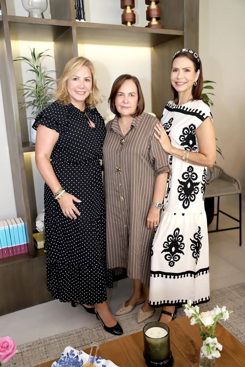 Ana Beatriz López, Roxana Reyes y Cecilia Berdet.