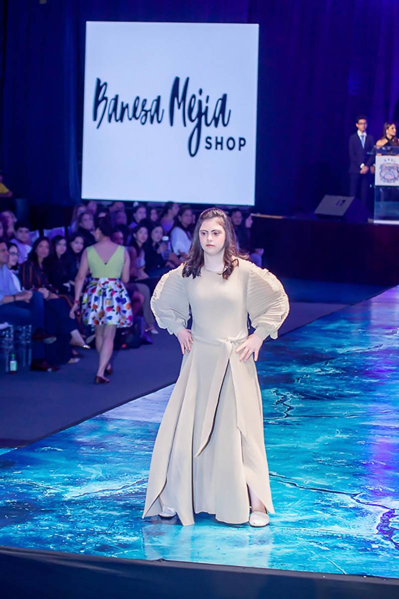 Senior Fashion Show 2026 de la Escuela Internacional Sampedrana, parte 1