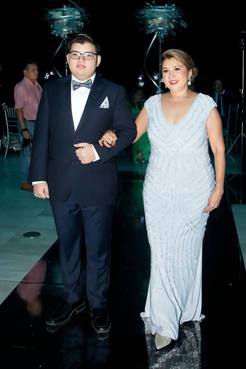 Sebastián Iraheta y su madre Ledy Brizzio