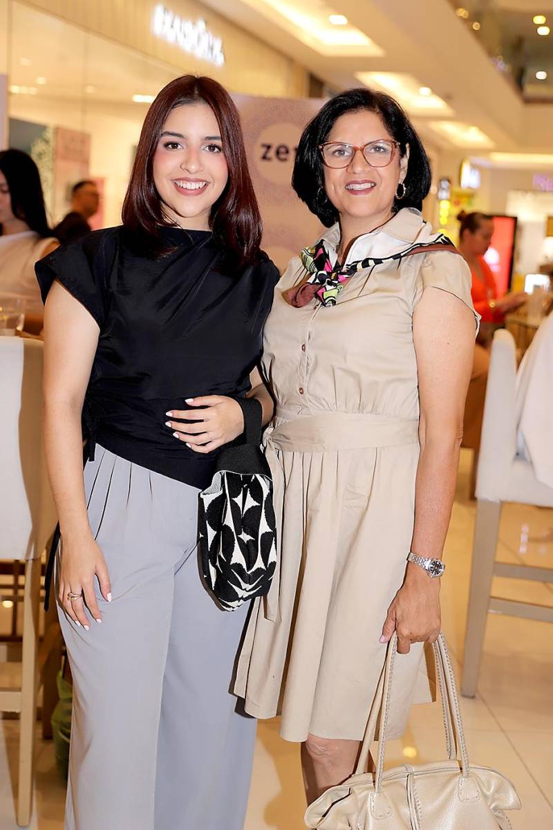 Marcela Pradal y Aida Soto.