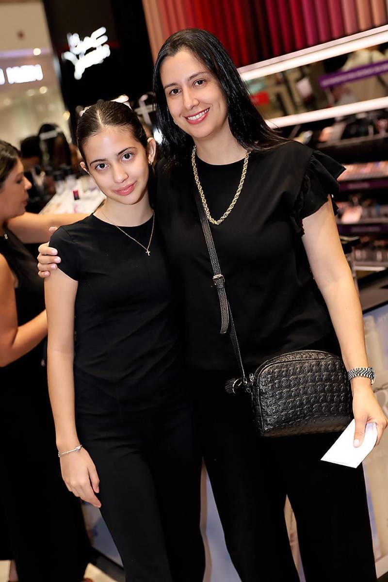 Cumpleaños de Paulina Cerna en M.A.C Cosmetics