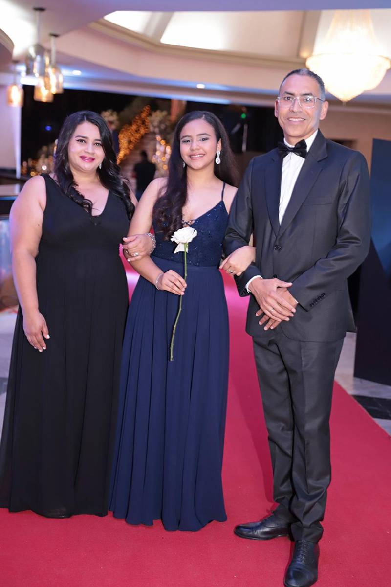 Desfile padres e hijos de la prom 2024 del Instituto Sagrado Corazón