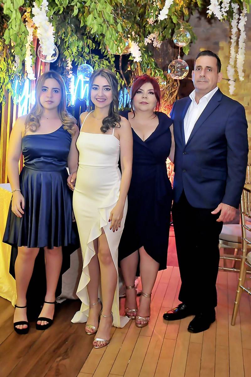 Fabiana, Karine, Karina y Eddy Canahuati.