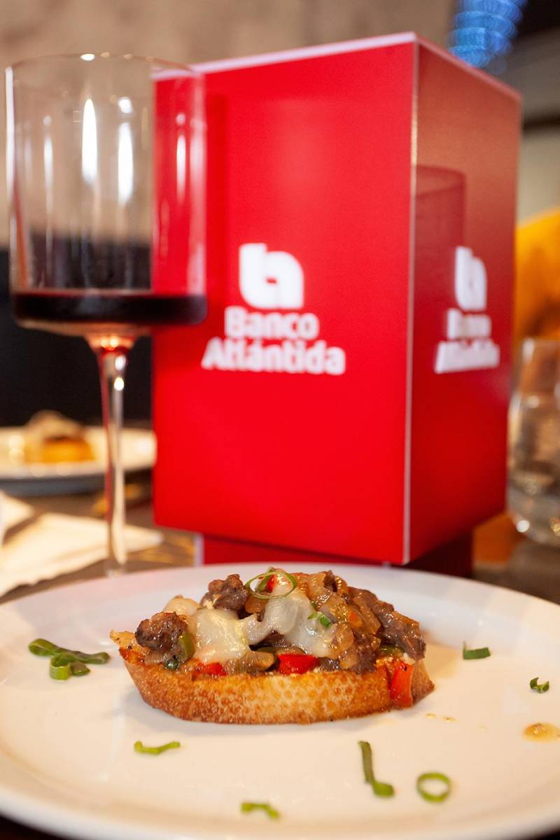 Banco Atlántida ofrece Cata de Vinos y Maridaje