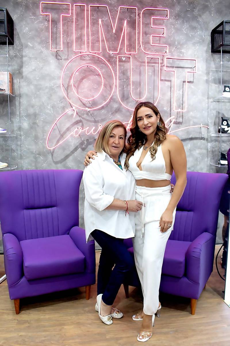 Luisa Mejía y su hija Kendy Cruz.
