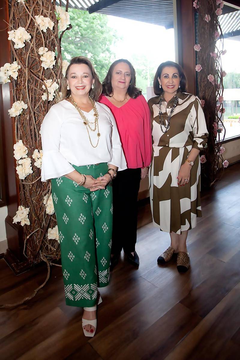Martha Calderón, Lucena Kawas y Carolina Canahuati.