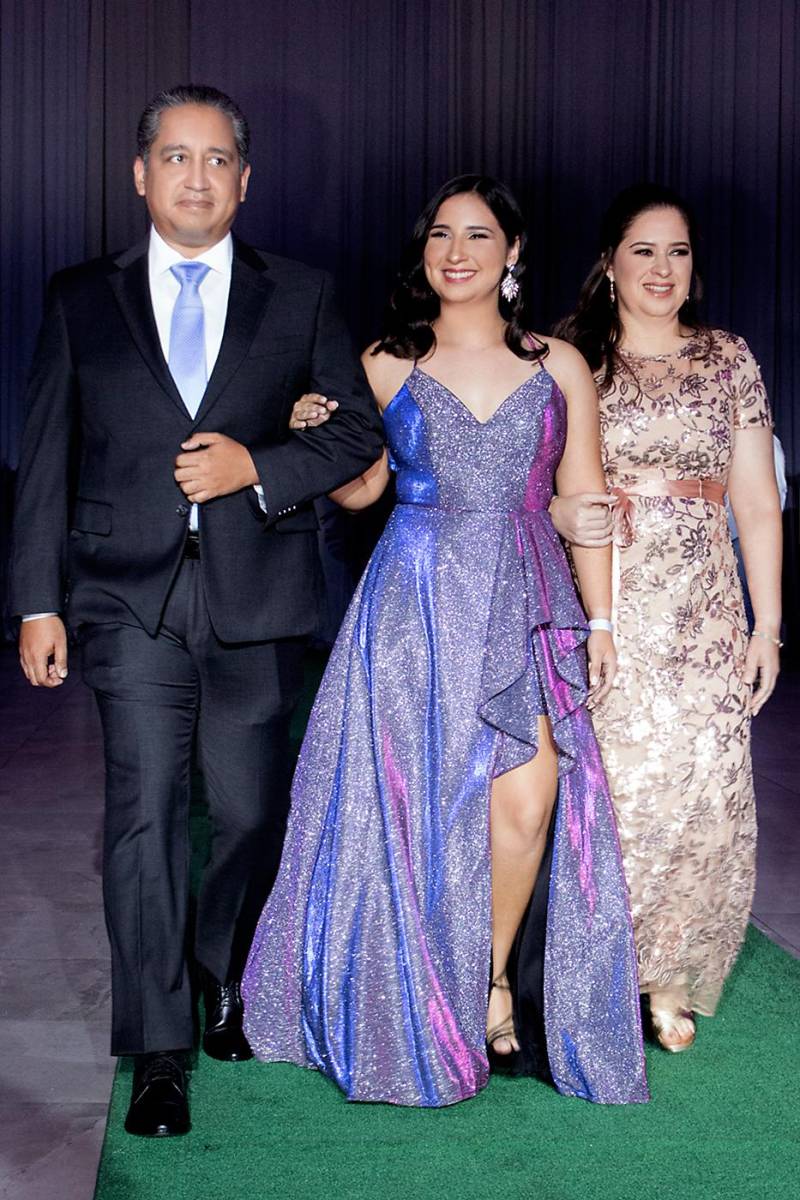 Marco, Valeria Sofía y July Alfaro. 