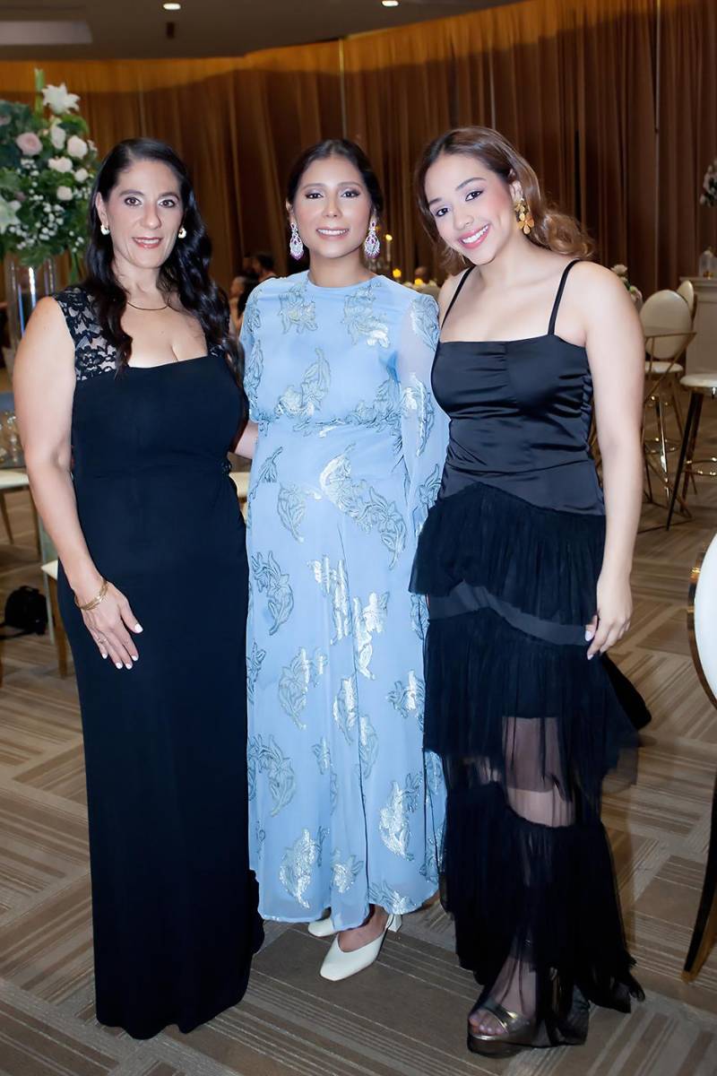 Gloria García, Jaime Rodríguez y Nicolle García.
