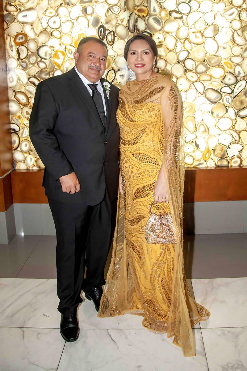 Vicente y Elsa Flores de Contreras.