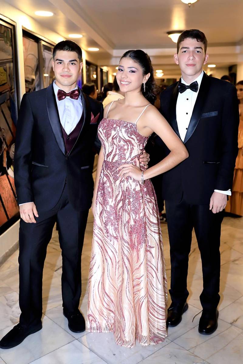 Invitados de la prom 2025 de La Estancia School