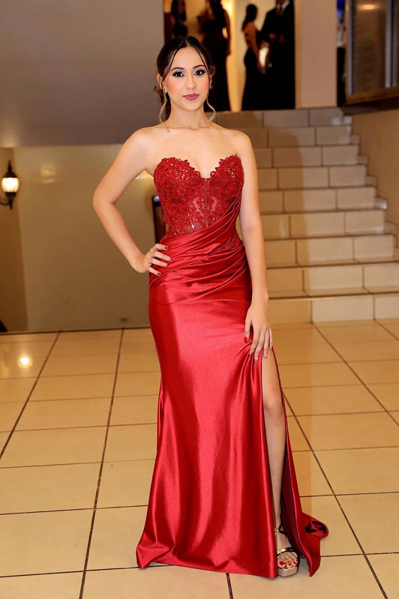  Nicole Maradiaga.